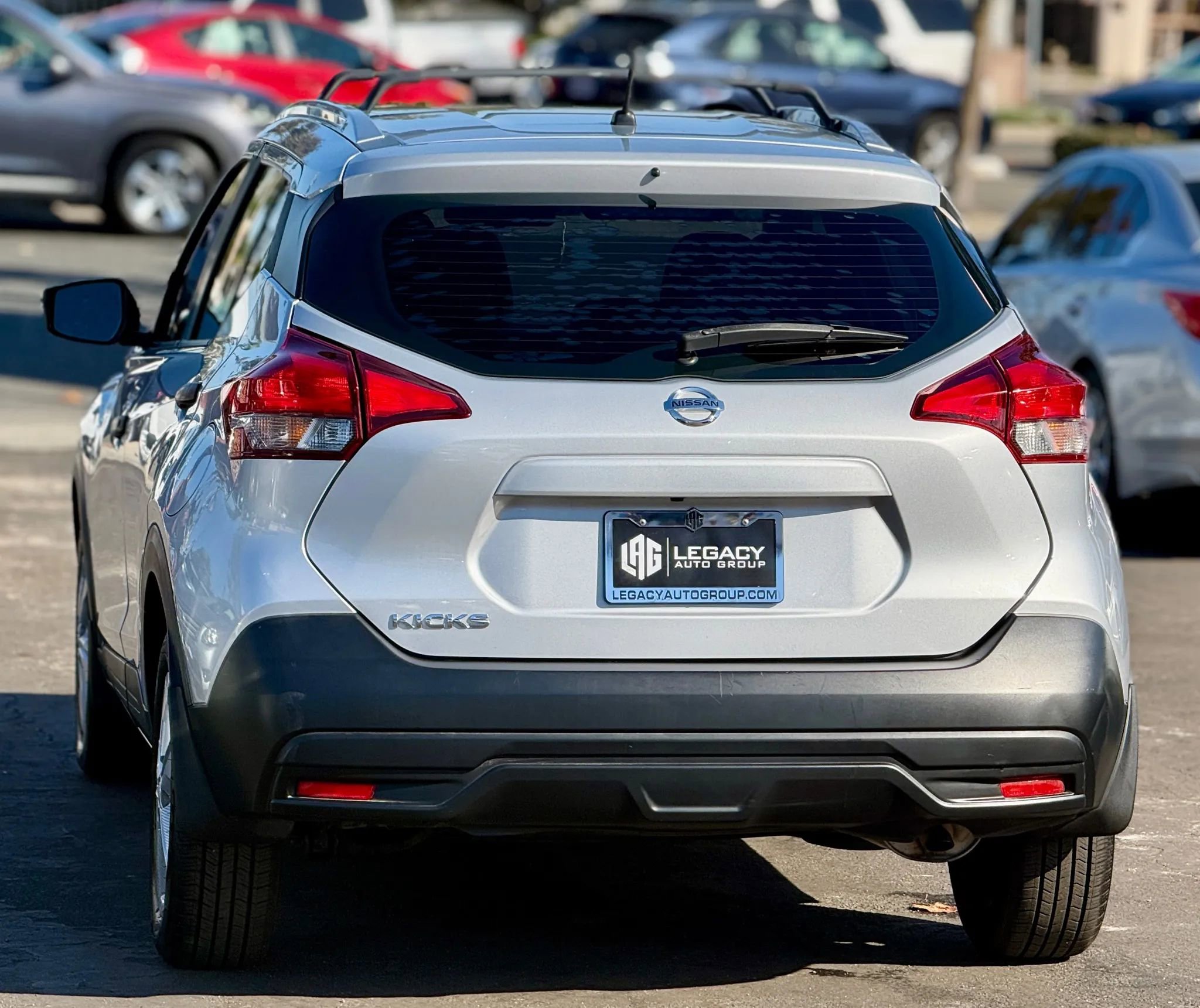 Used 2018 Nissan Kicks S image 3