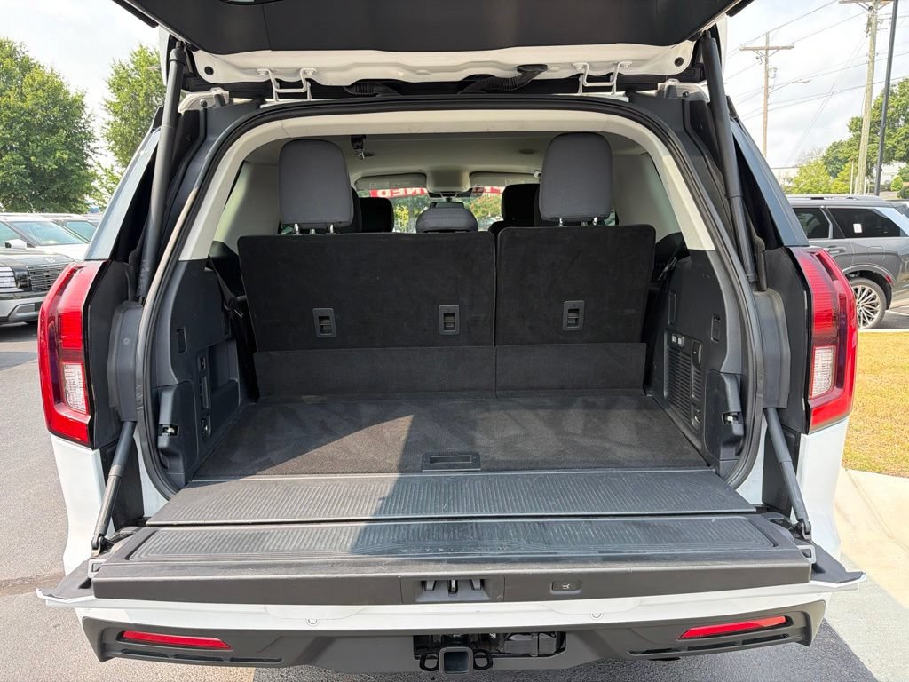 Used 2025 Ford Expedition Active AWD/4WD image 8