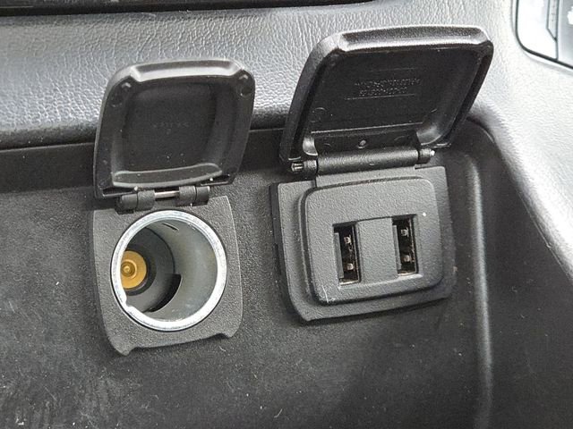 Used 2018 Chevrolet Suburban LT w/ LT Signature Package image 16