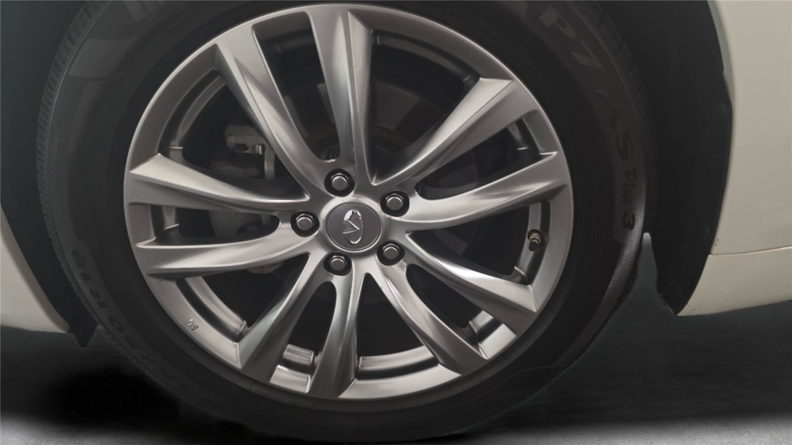 Used 2015 INFINITI Q70 3.7 w/ Technology Package RWD image 23