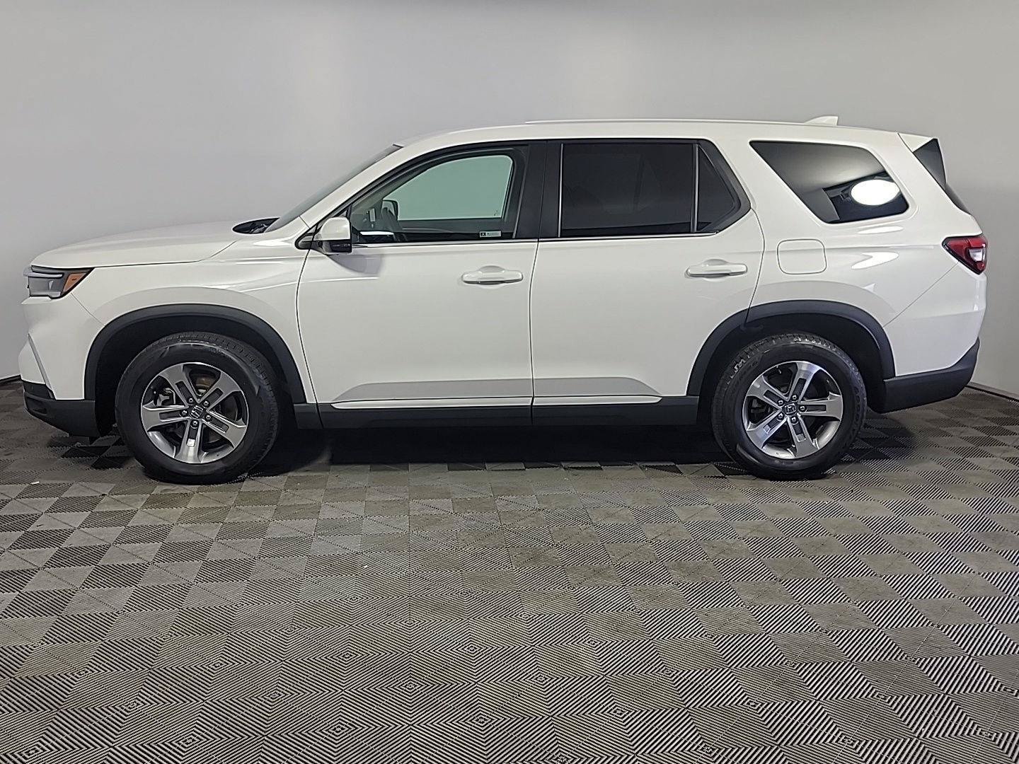 Certified 2025 Honda Pilot EX-L image 11