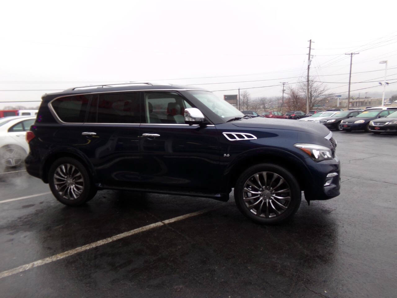 Used 2015 INFINITI QX80 4WD w/ Deluxe Technology Package image 3