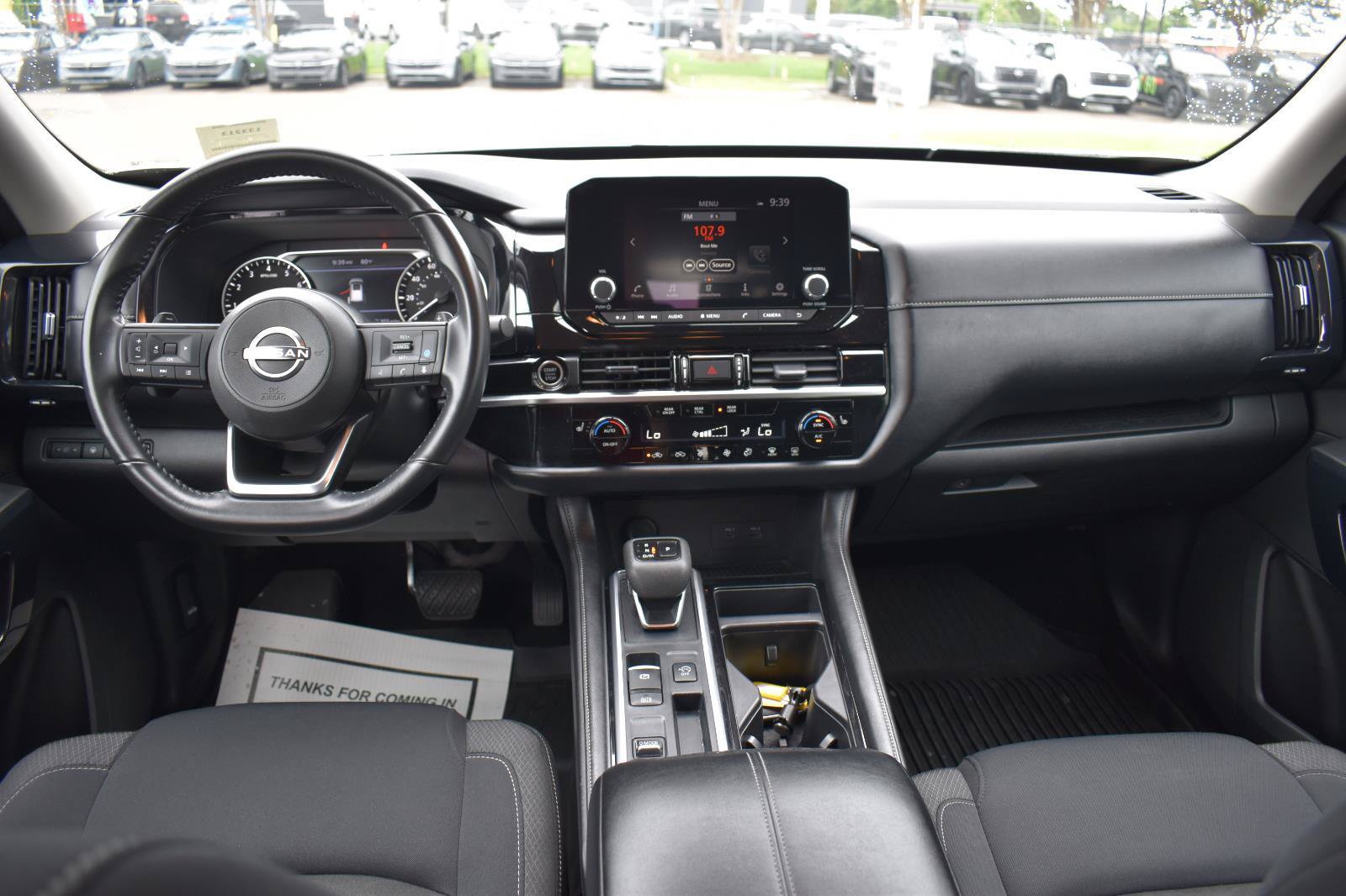 Used 2024 Nissan Pathfinder SV FWD image 31