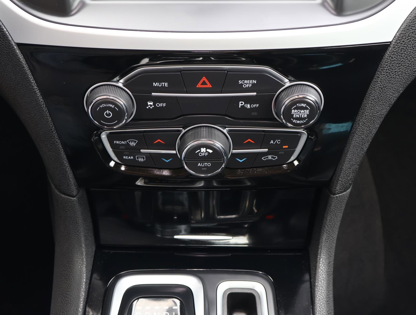 Used 2023 Chrysler 300 Touring L w/ Popular Equipment Group image 26