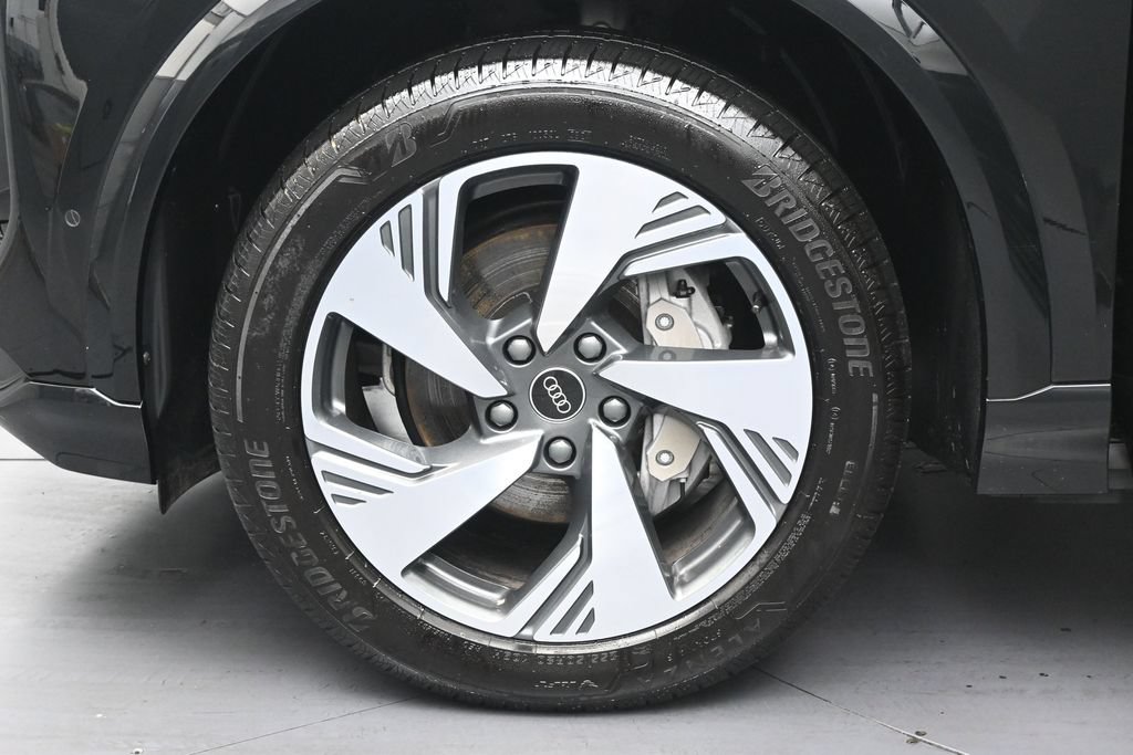 Used 2025 Audi Q6 e-tron Premium Plus w/ Premium Plus AWD/4WD image 35