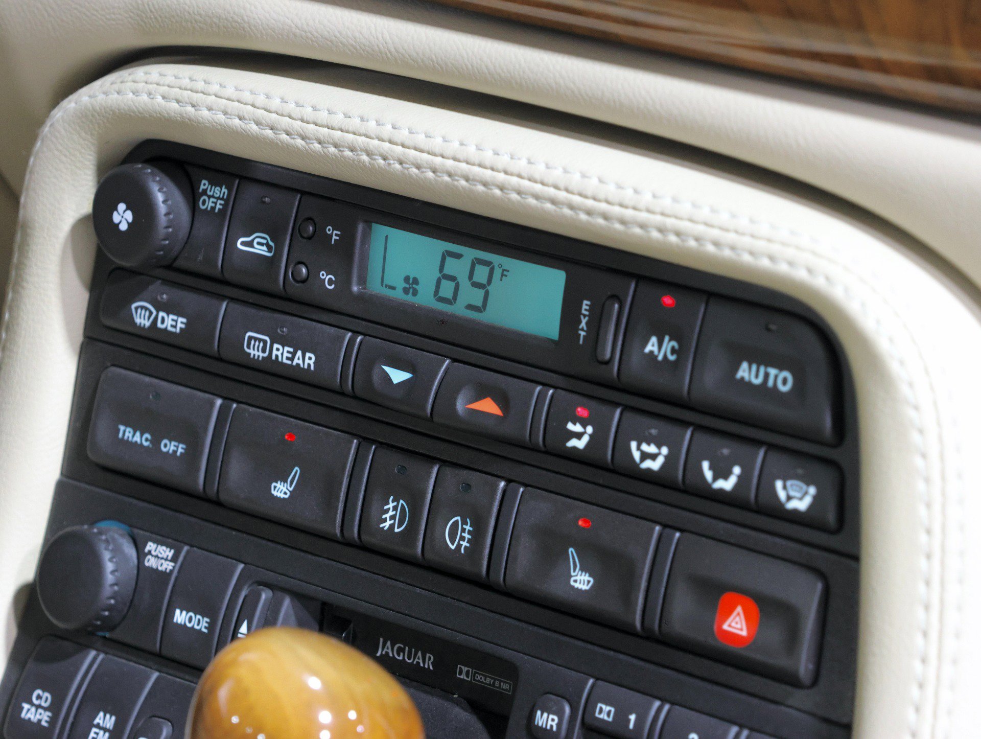 Used 2002 Jaguar XK8 Coupe image 62