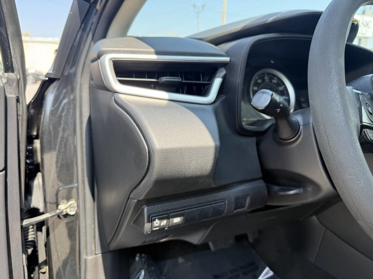 Used 2021 Toyota Corolla LE w/ Carpet Mat Package (TMS) FWD image 11