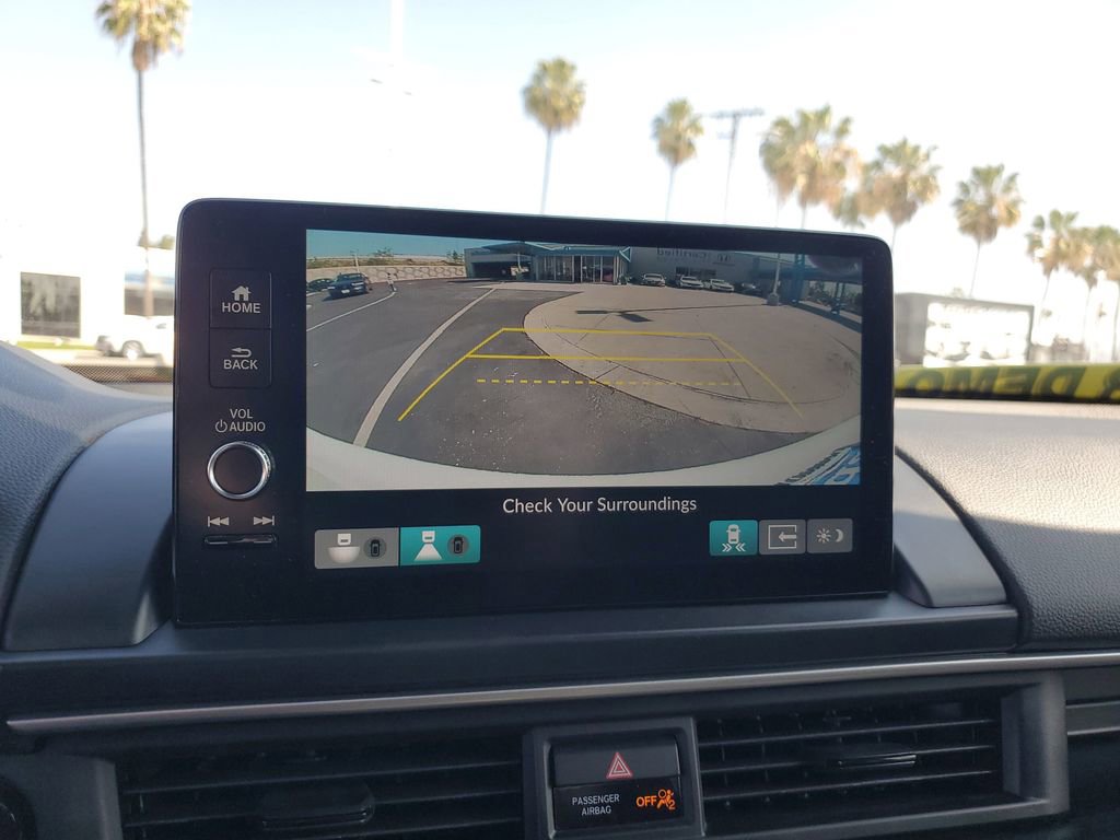 Used 2025 Honda Pilot Black Edition image 32