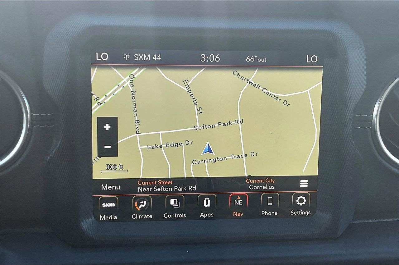 Used 2022 Jeep Wrangler Unlimited Sahara image 14