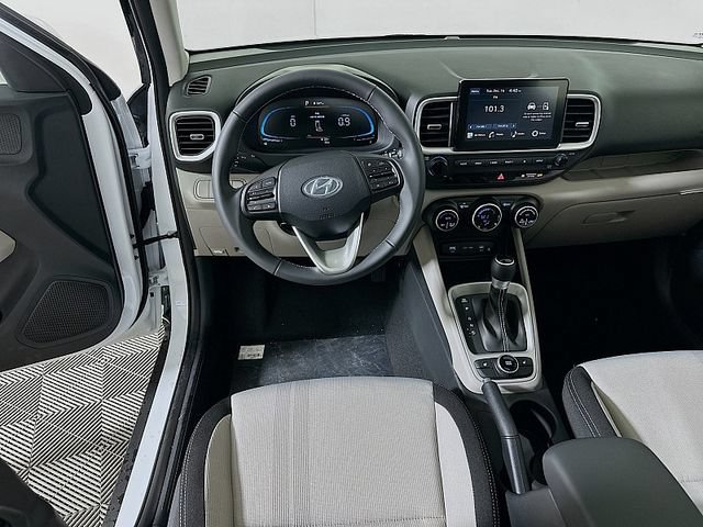 Used 2026 Hyundai Venue SEL FWD image 17