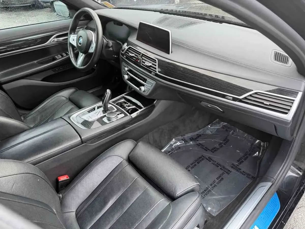 Used 2020 BMW 740i w/ M Sport Package RWD image 15