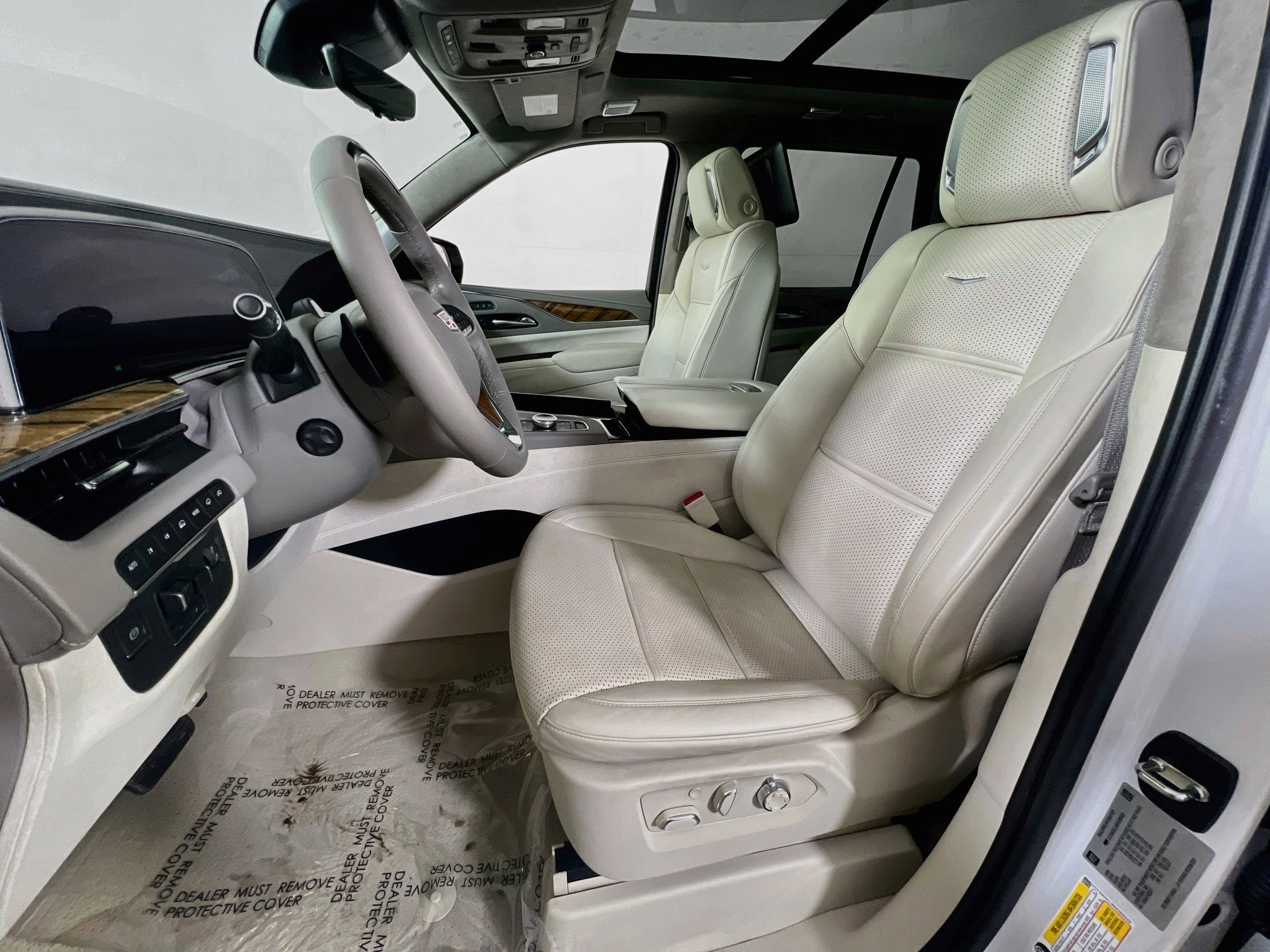 Used 2022 Cadillac Escalade Premium Luxury Platinum AWD/4WD image 22