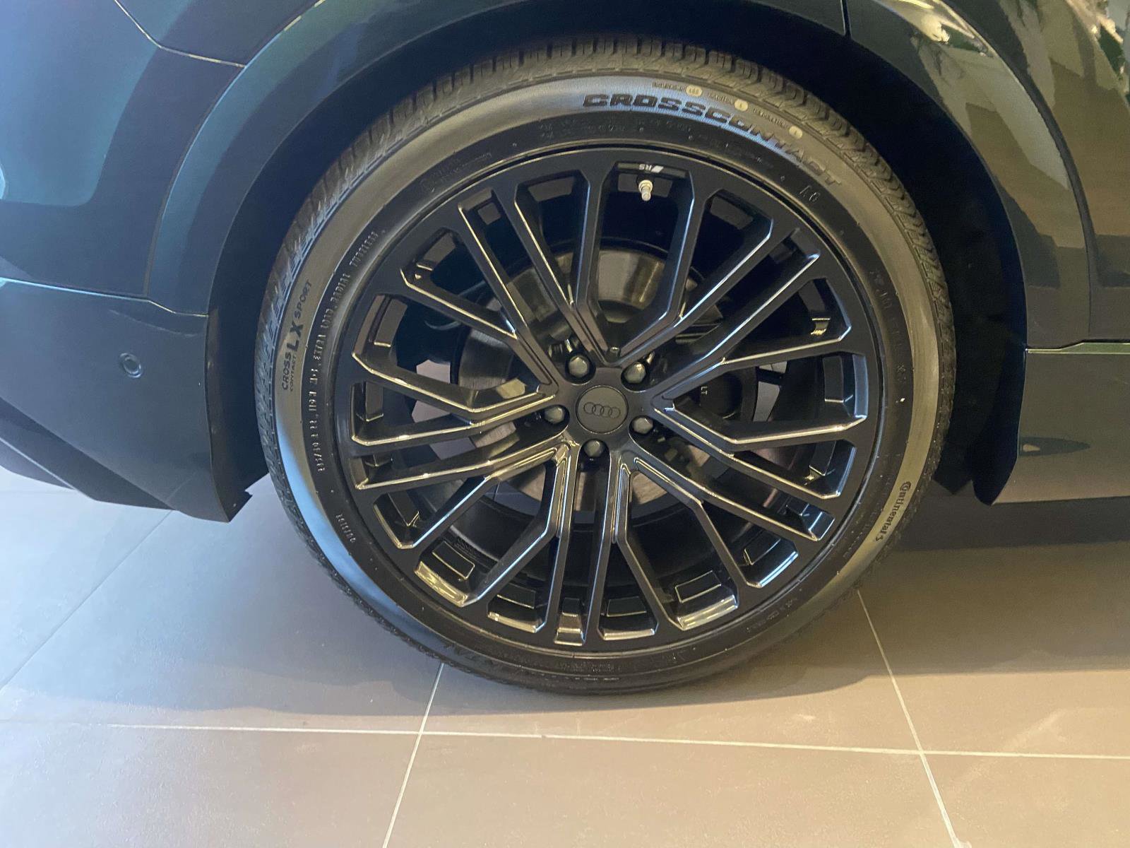 New 2026 Audi SQ8 Prestige image 11