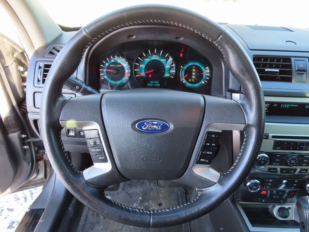 Used 2010 Ford Fusion SEL image 4
