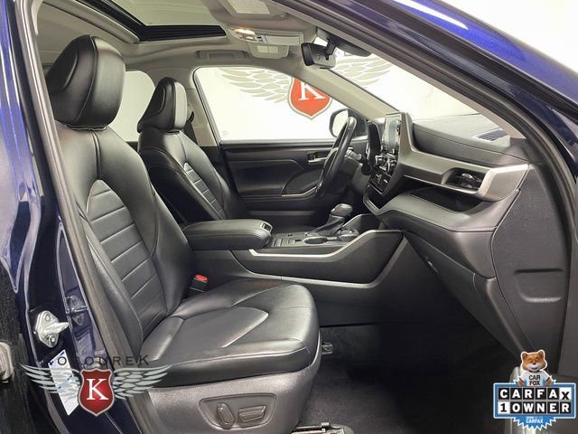 Used 2021 Toyota Highlander XLE AWD/4WD image 24
