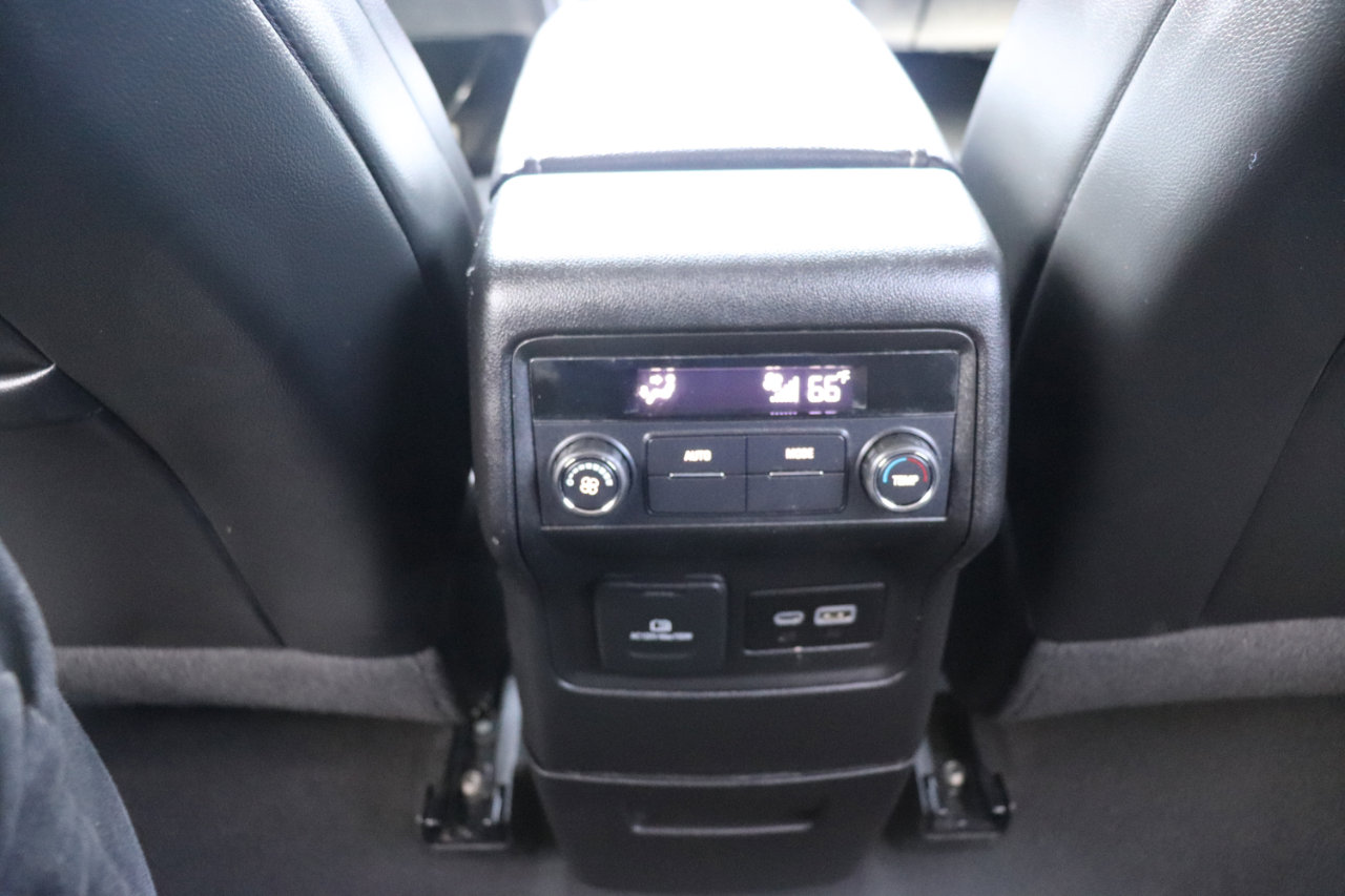 Used 2023 GMC Acadia SLT image 22