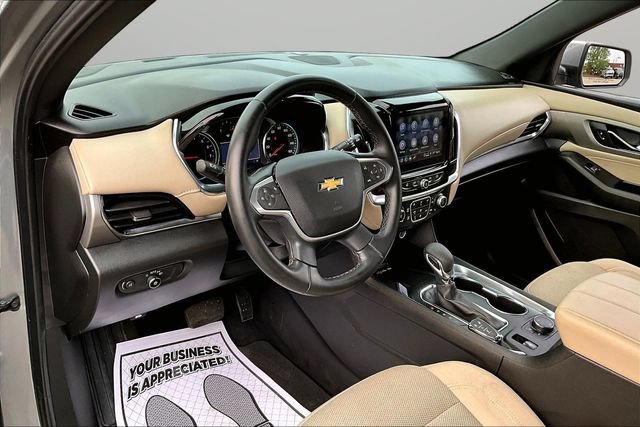 Used 2023 Chevrolet Traverse LT w/ LPO, Cargo Package AWD/4WD image 14