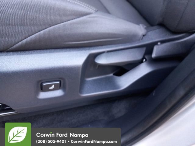 Used 2025 Toyota Tacoma SR5 image 12