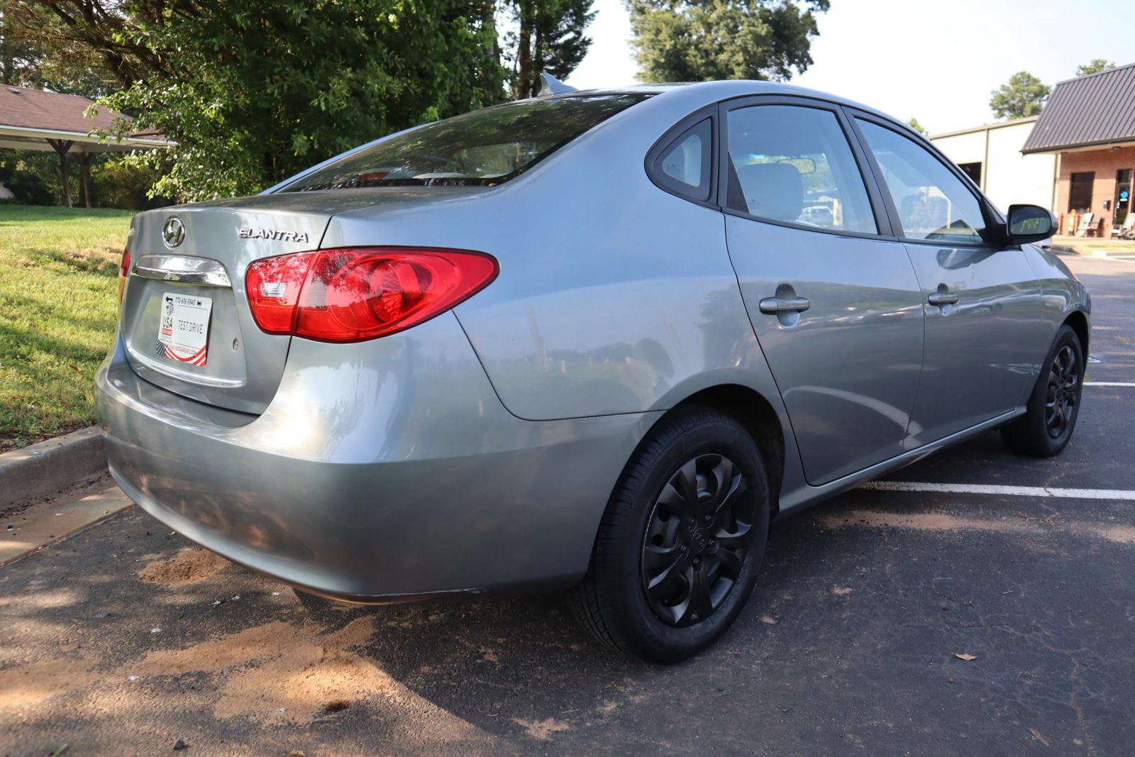Used 2010 Hyundai Elantra GLS FWD image 5