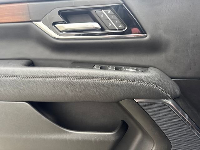 Used 2025 GMC Yukon XL Denali image 18