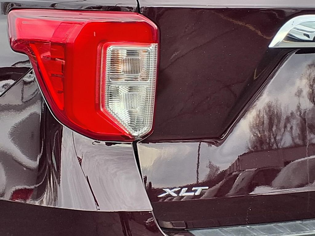 Used 2023 Ford Explorer XLT w/ Equipment Group 202A AWD/4WD image 25