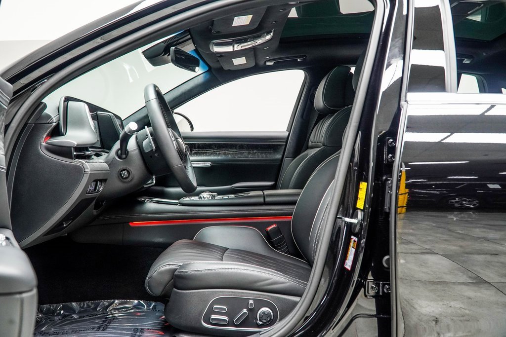 Used 2024 Genesis G90 3.5T image 46