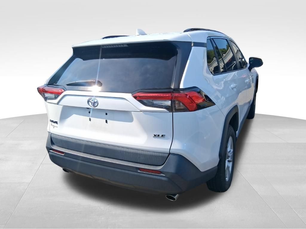 Used 2021 Toyota RAV4 XLE w/ Convenience Package AWD/4WD image 7