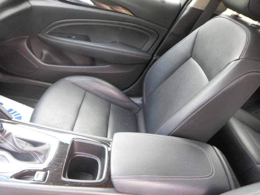 Used 2018 Buick Regal Essence w/ Driver Confidence Package #1 AWD/4WD image 22