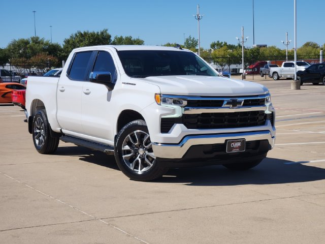 Used 2024 Chevrolet Silverado 1500 LT w/ Leather Package RWD image 3