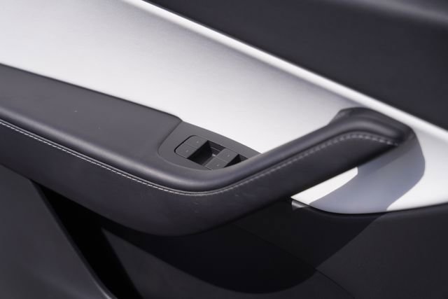 Used 2022 Tesla Model Y Performance image 28