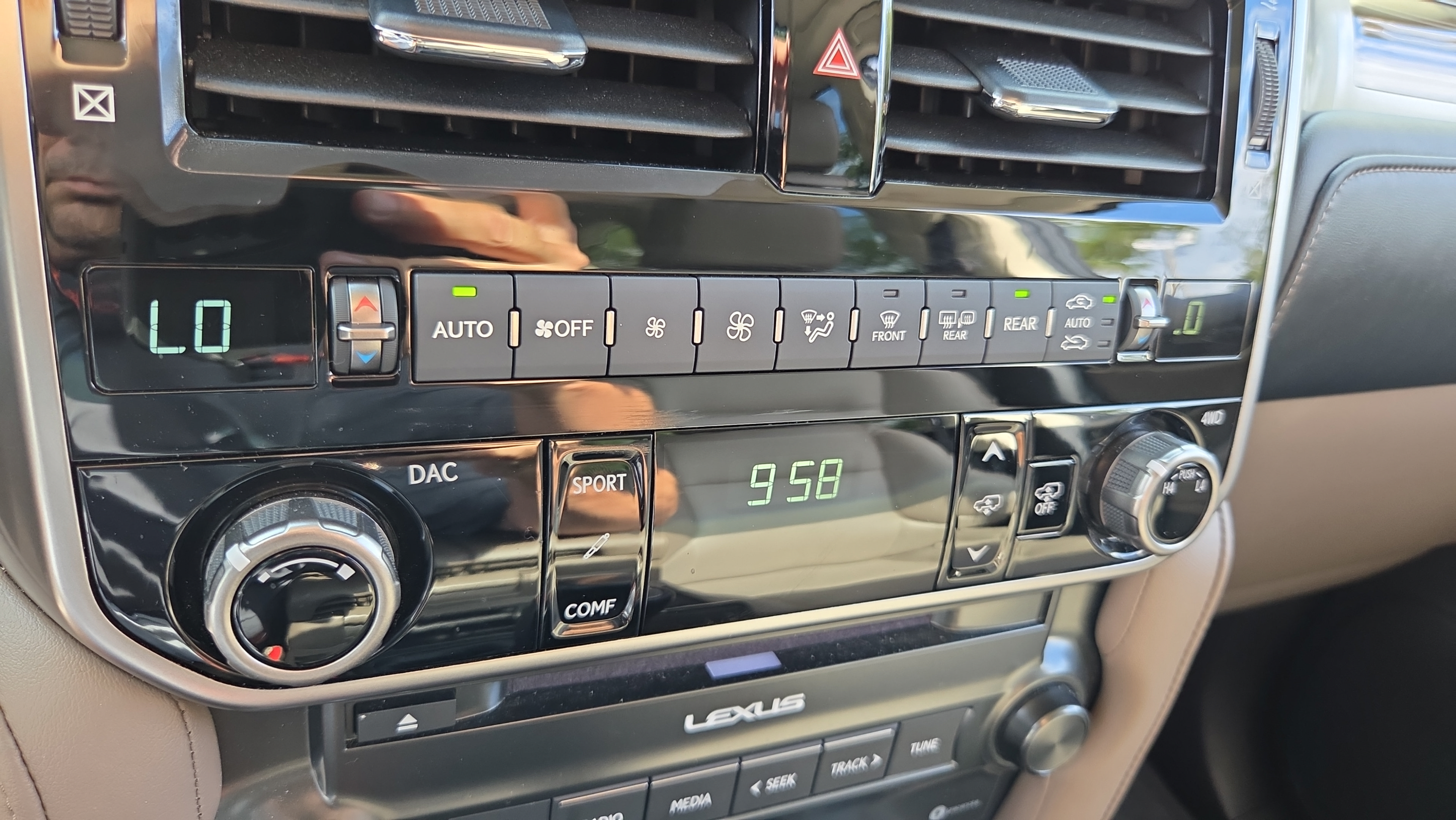 Used 2023 Lexus GX 460 Luxury w/ Accessory Package AWD/4WD image 20
