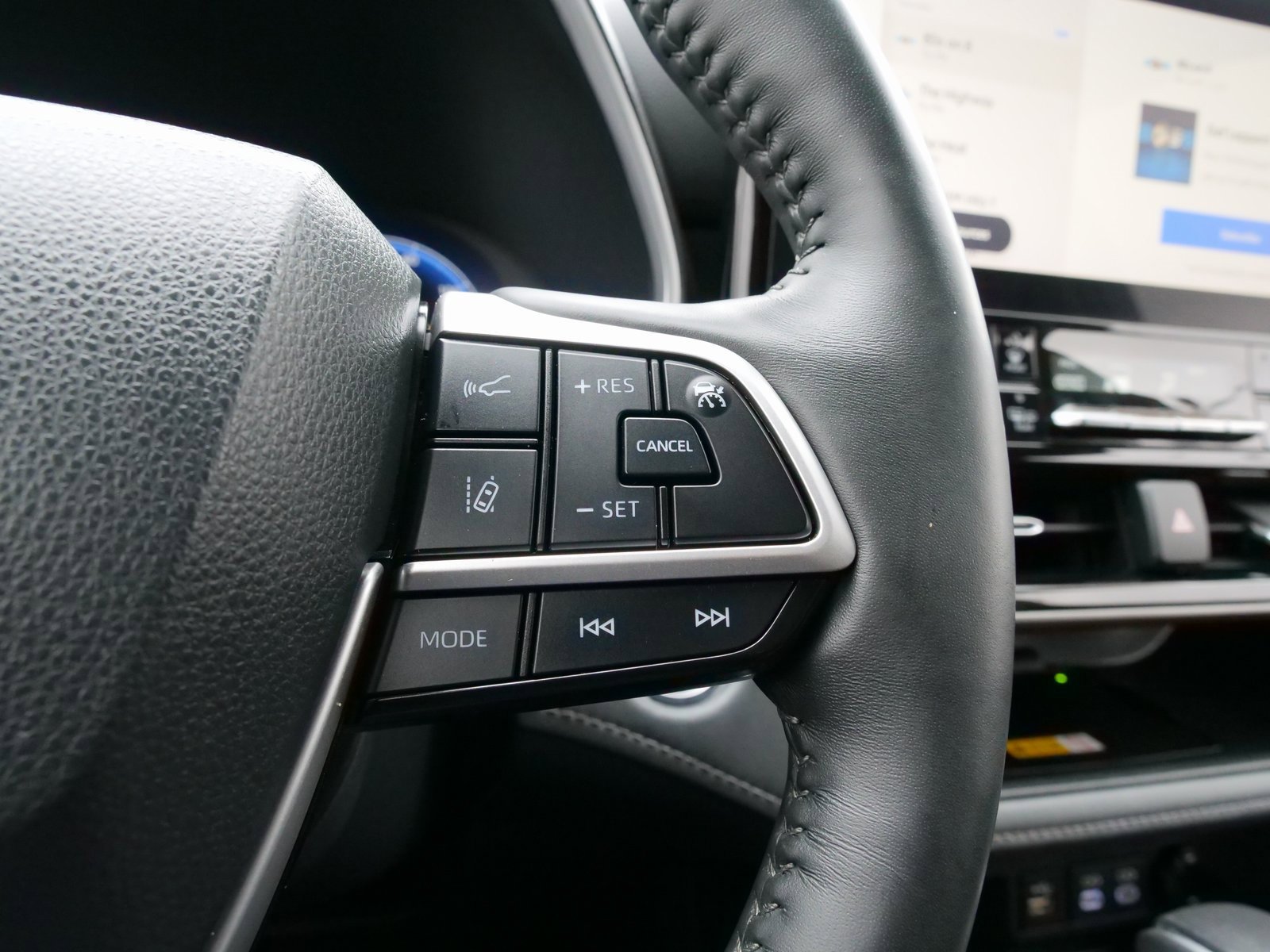 Used 2023 Toyota Highlander Limited image 26