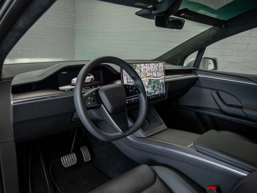 Used 2024 Tesla Model X image 23