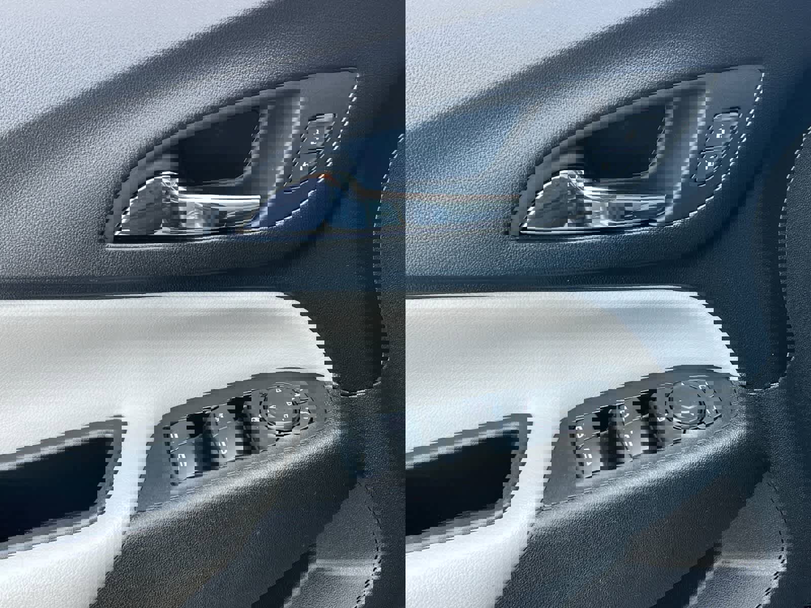 Used 2023 Chevrolet Equinox LS w/ LS Convenience Package image 12