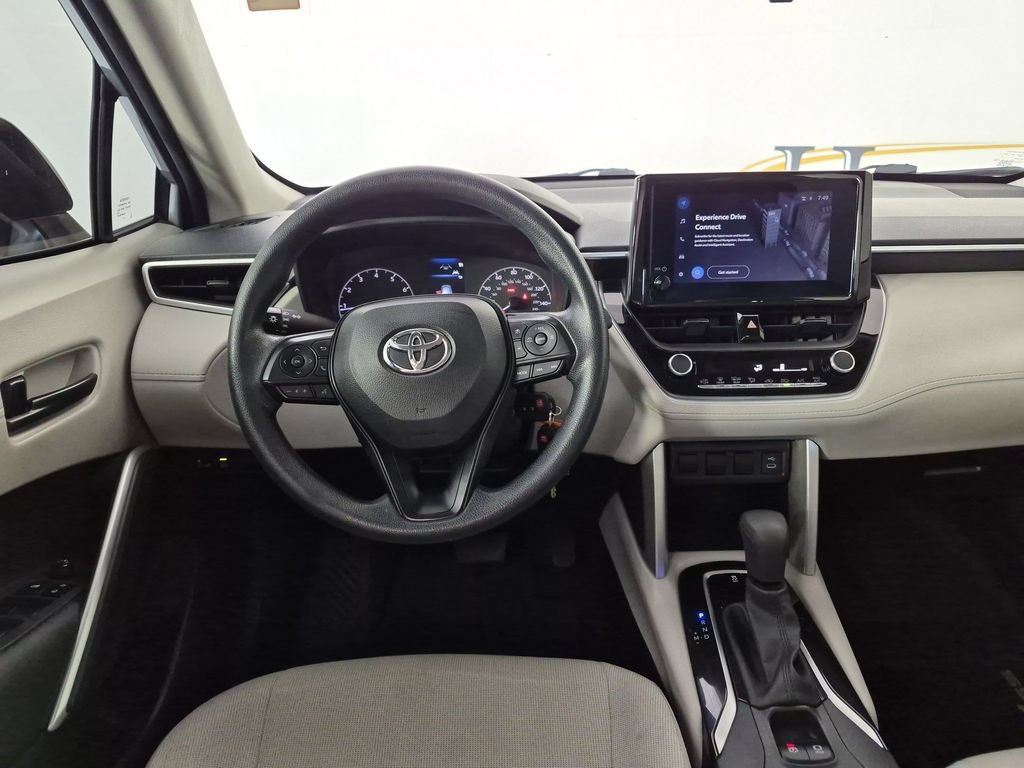 Used 2023 Toyota Corolla Cross L FWD image 32