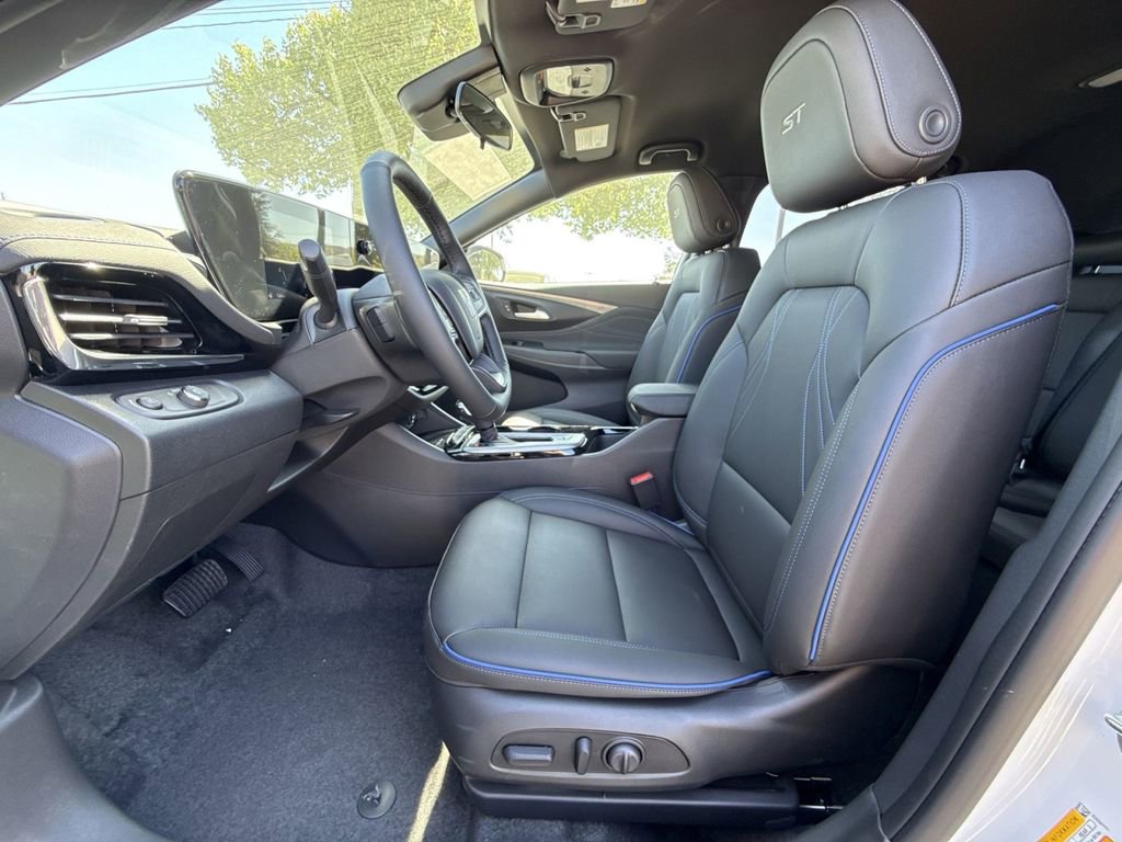 New 2026 Buick Envista Sport Touring w/ Convenience I Package FWD image 13