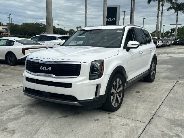 Used 2022 Kia Telluride S AWD/4WD image 2