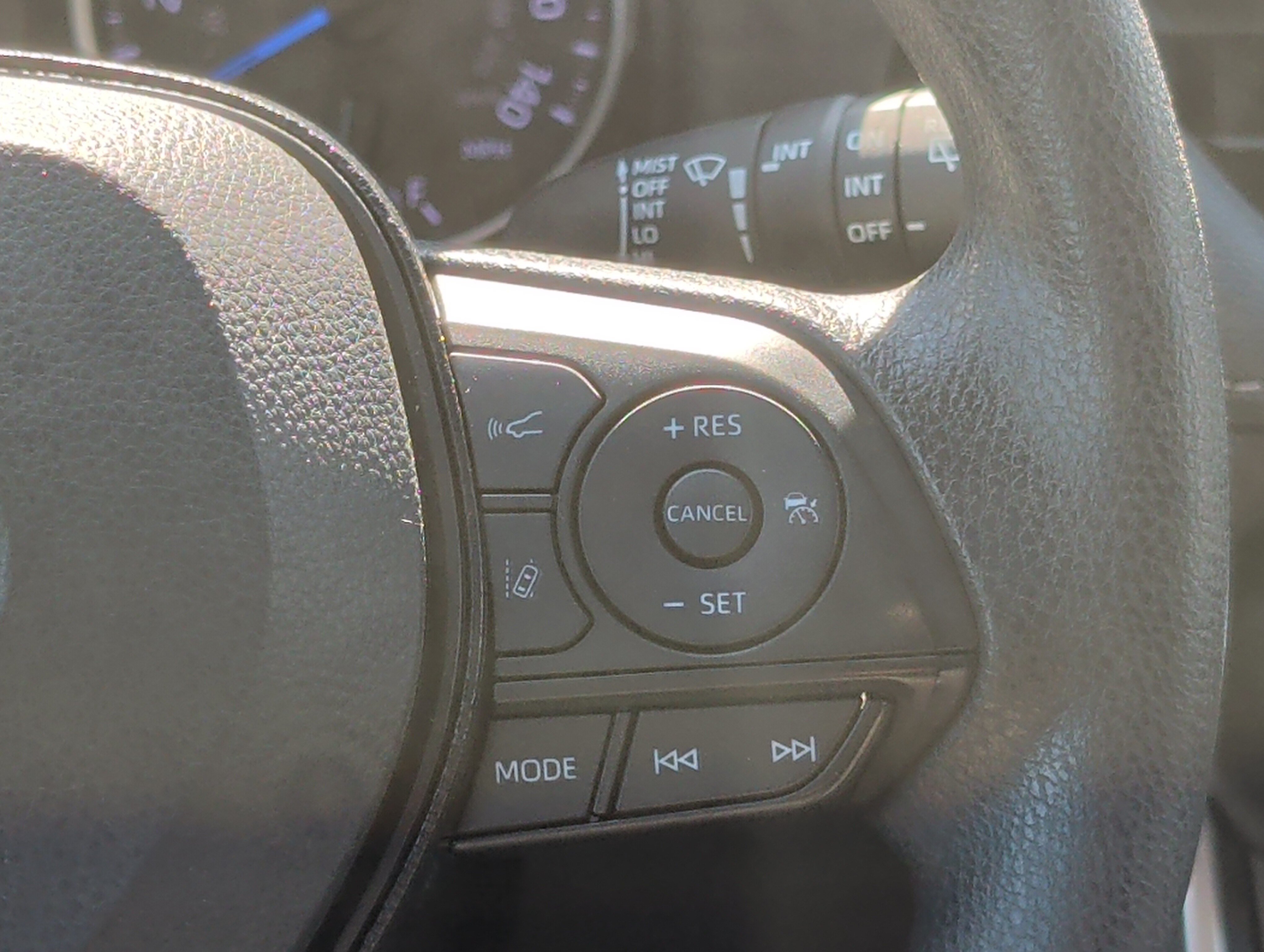 Used 2021 Toyota RAV4 XLE w/ Convenience Package AWD/4WD image 28