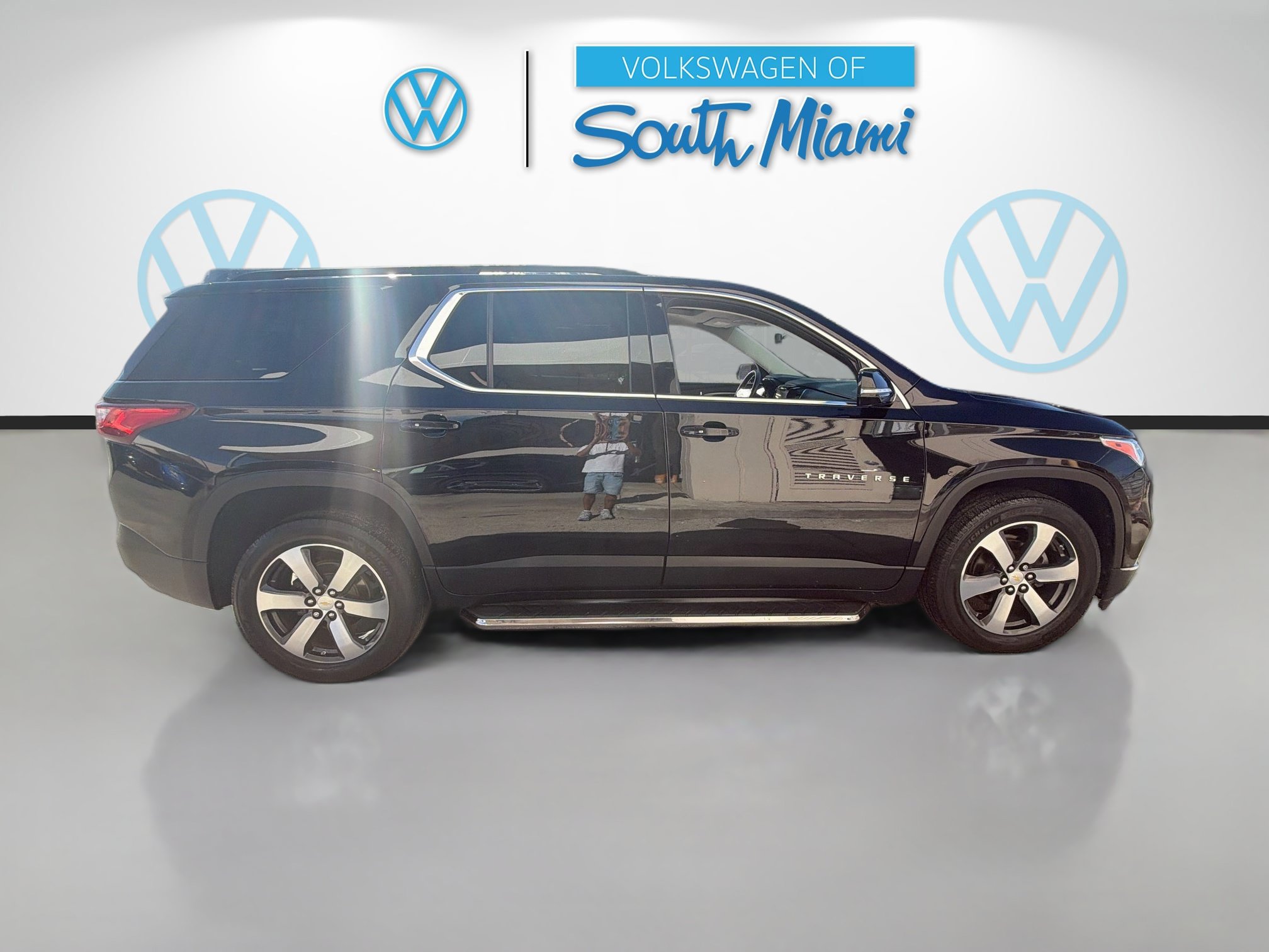 Used 2020 Chevrolet Traverse LT w/ LT Premium Package FWD image 8