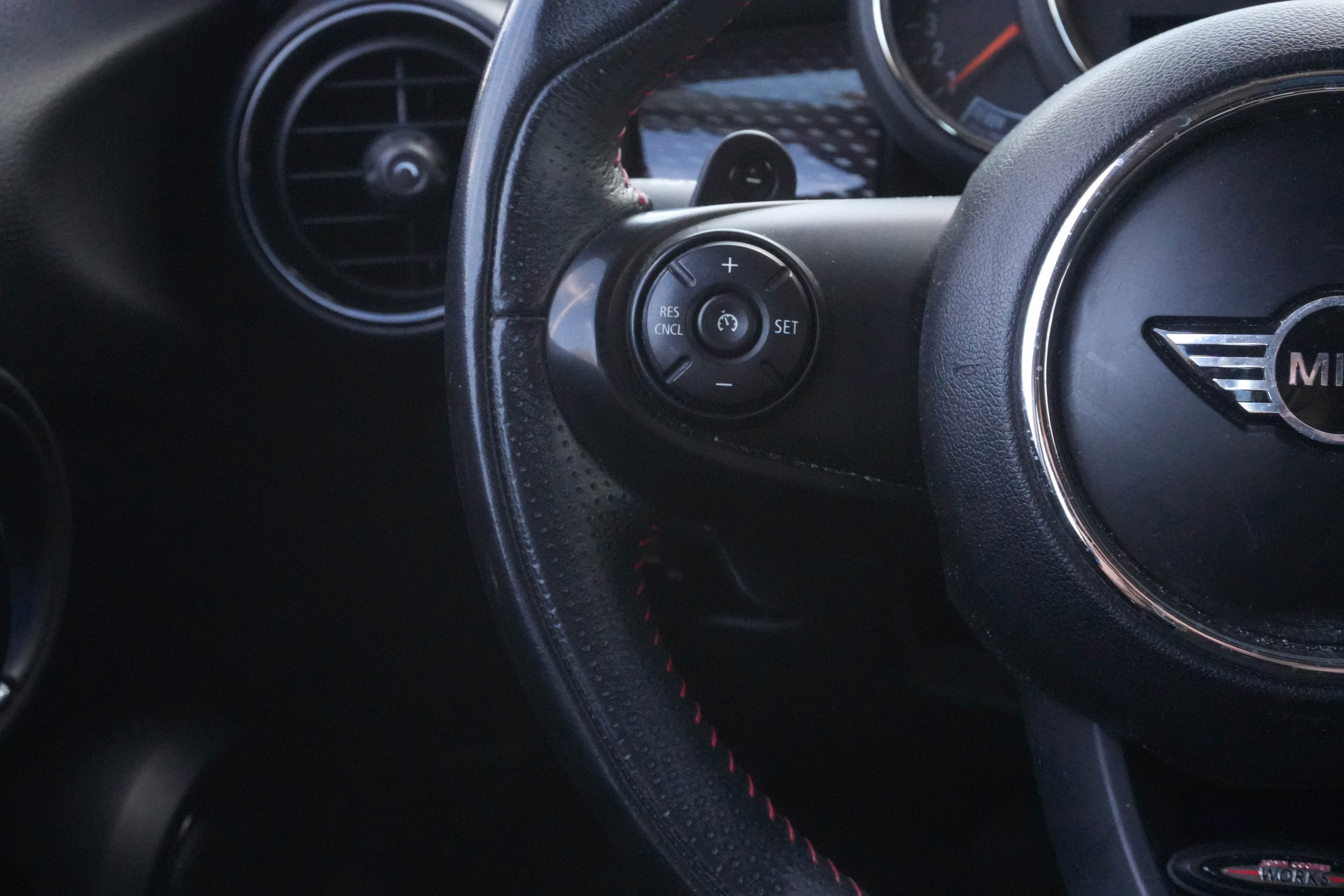 Used 2019 MINI Cooper S image 19