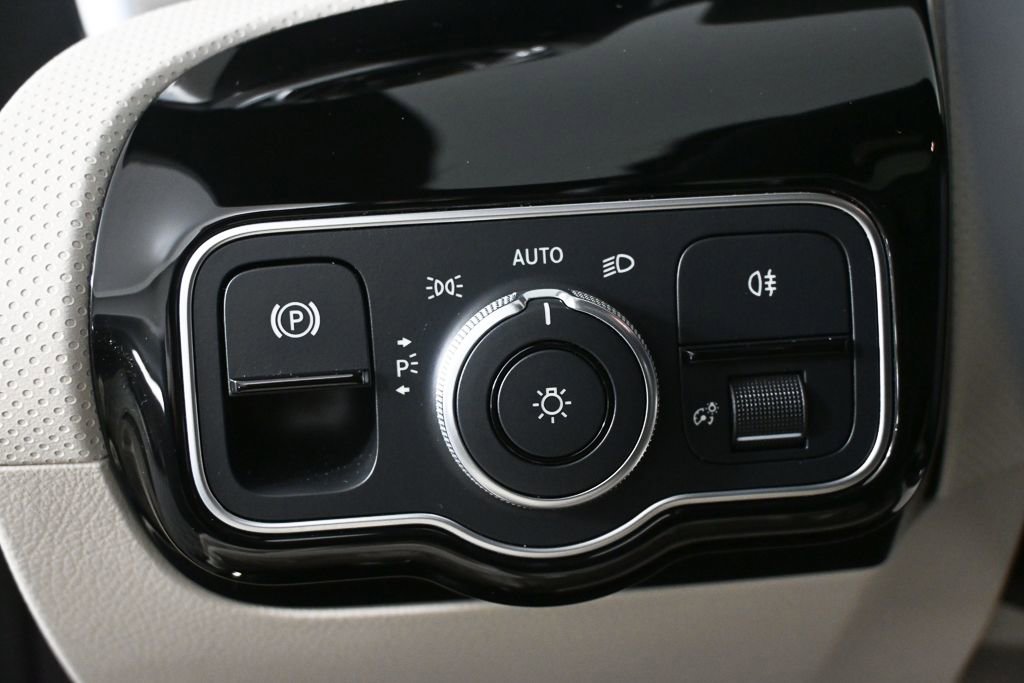 Used 2023 Mercedes-Benz CLA 250 image 9