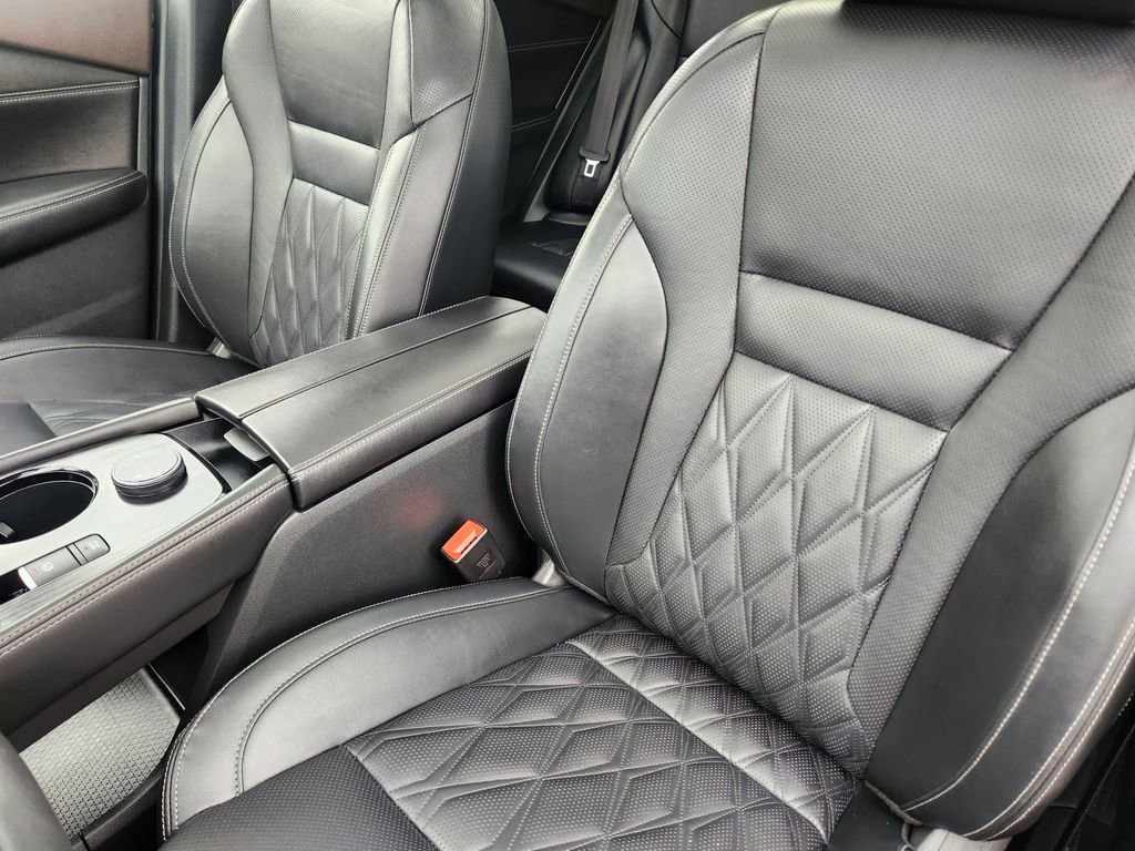 Used 2022 Nissan Rogue Platinum w/ Head-Up Display Package image 8