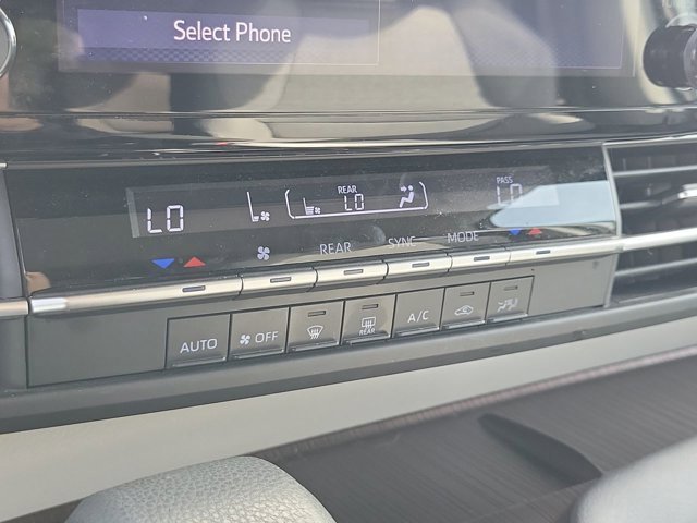 Used 2021 Toyota Sienna LE image 28