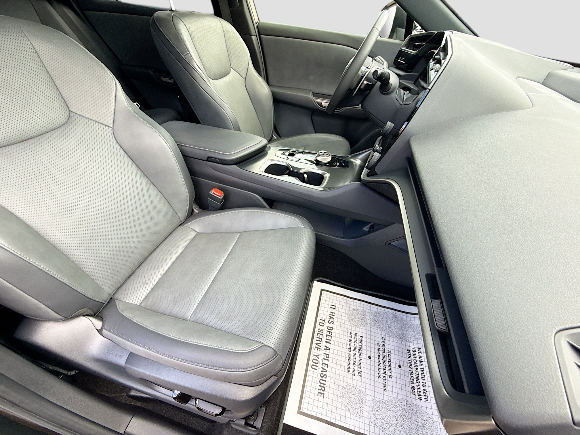 Used 2024 Lexus RZ 450e Premium image 15