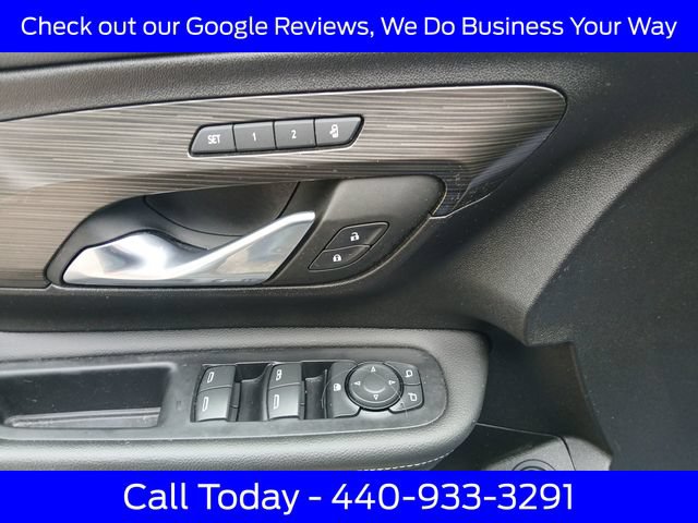 Used 2024 GMC Terrain SLT AWD/4WD image 17