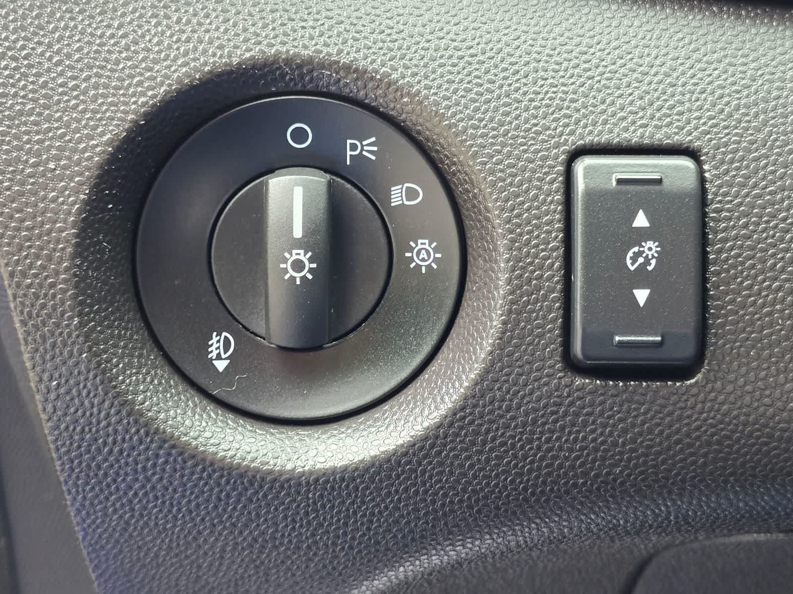 Used 2015 Ford Fiesta Titanium FWD image 25
