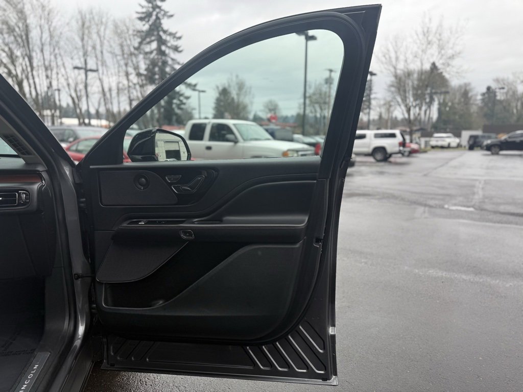 Used 2023 Lincoln Aviator Reserve image 19