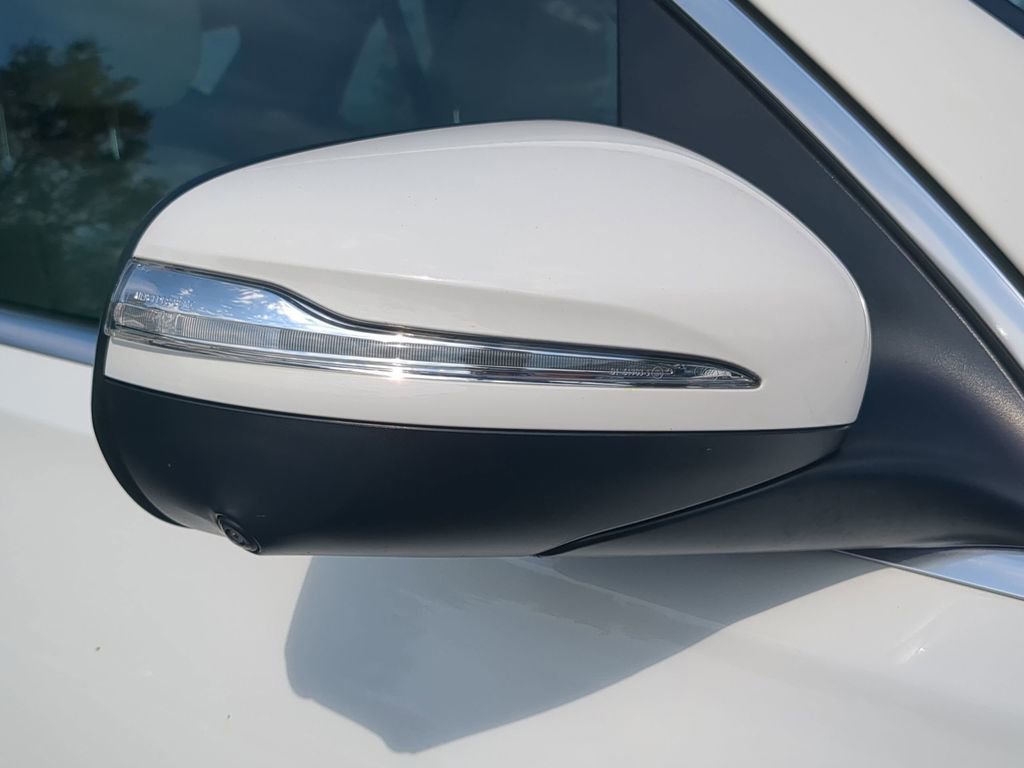 Used 2025 Mercedes-Benz GLE 450e 4MATIC image 25