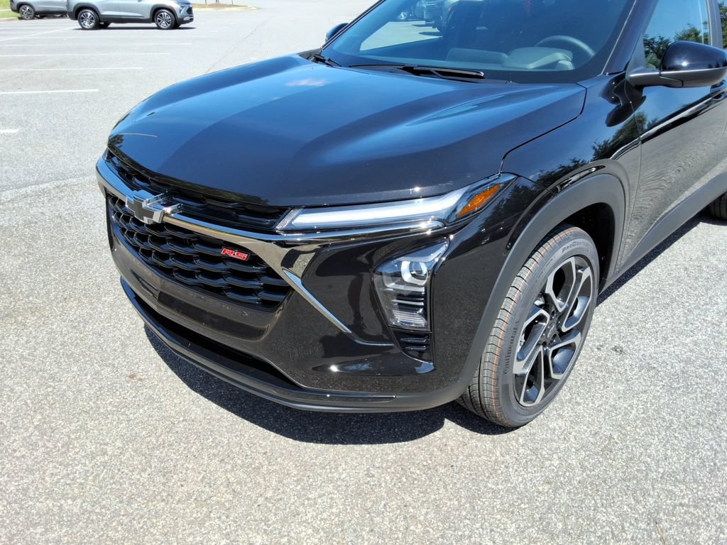 New 2026 Chevrolet Trax RS w/ Sunroof Package FWD image 9