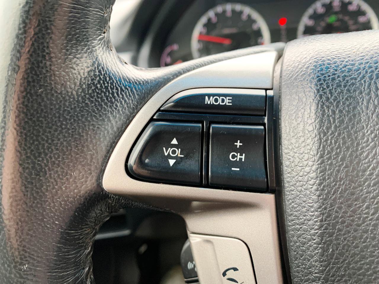 Used 2011 Honda Accord EX-L image 6
